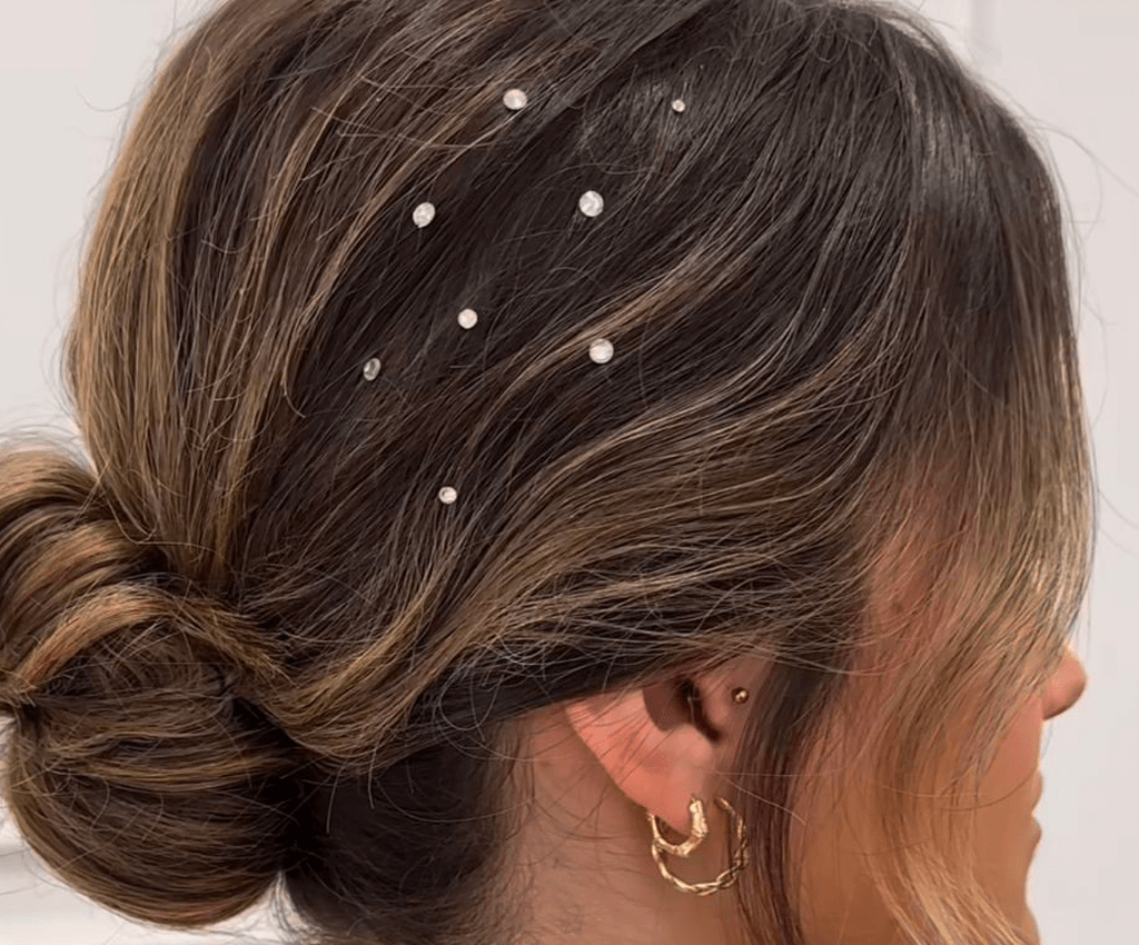 Perlas Y Brillantes En El Pelo La Tendencia Viral En Peinados